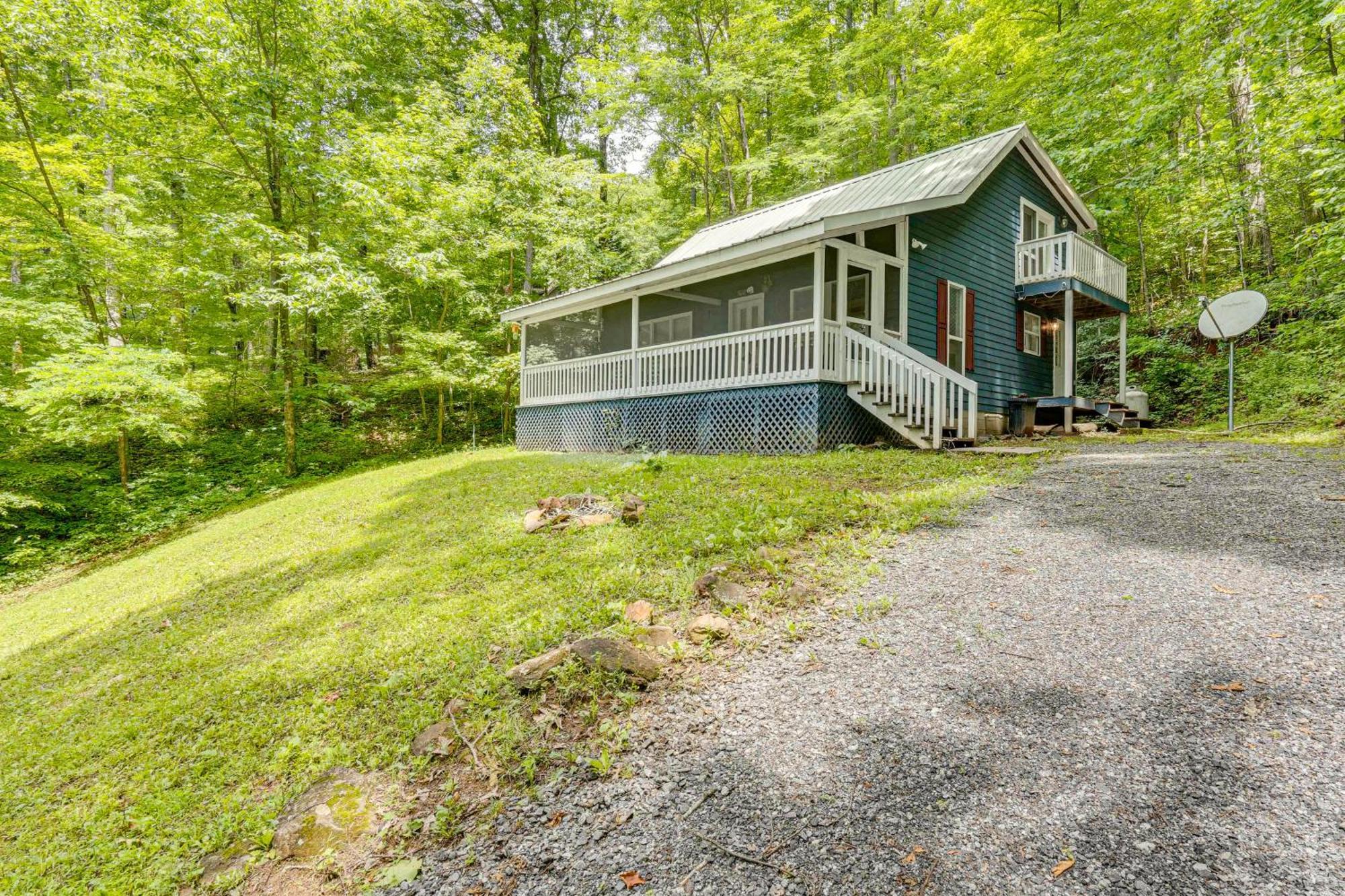 Secluded Cabin With Porch - 7 Miles To Lake Chatuge! Hayesville Buitenkant foto